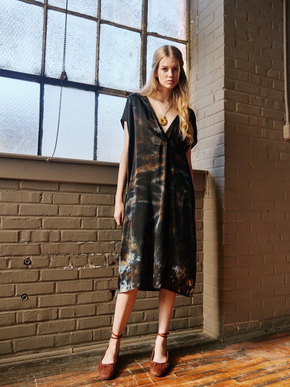 Riverside Tool & Dye Luca Silk Charmeuse Kaftan Midi Dress Black Tie Dye